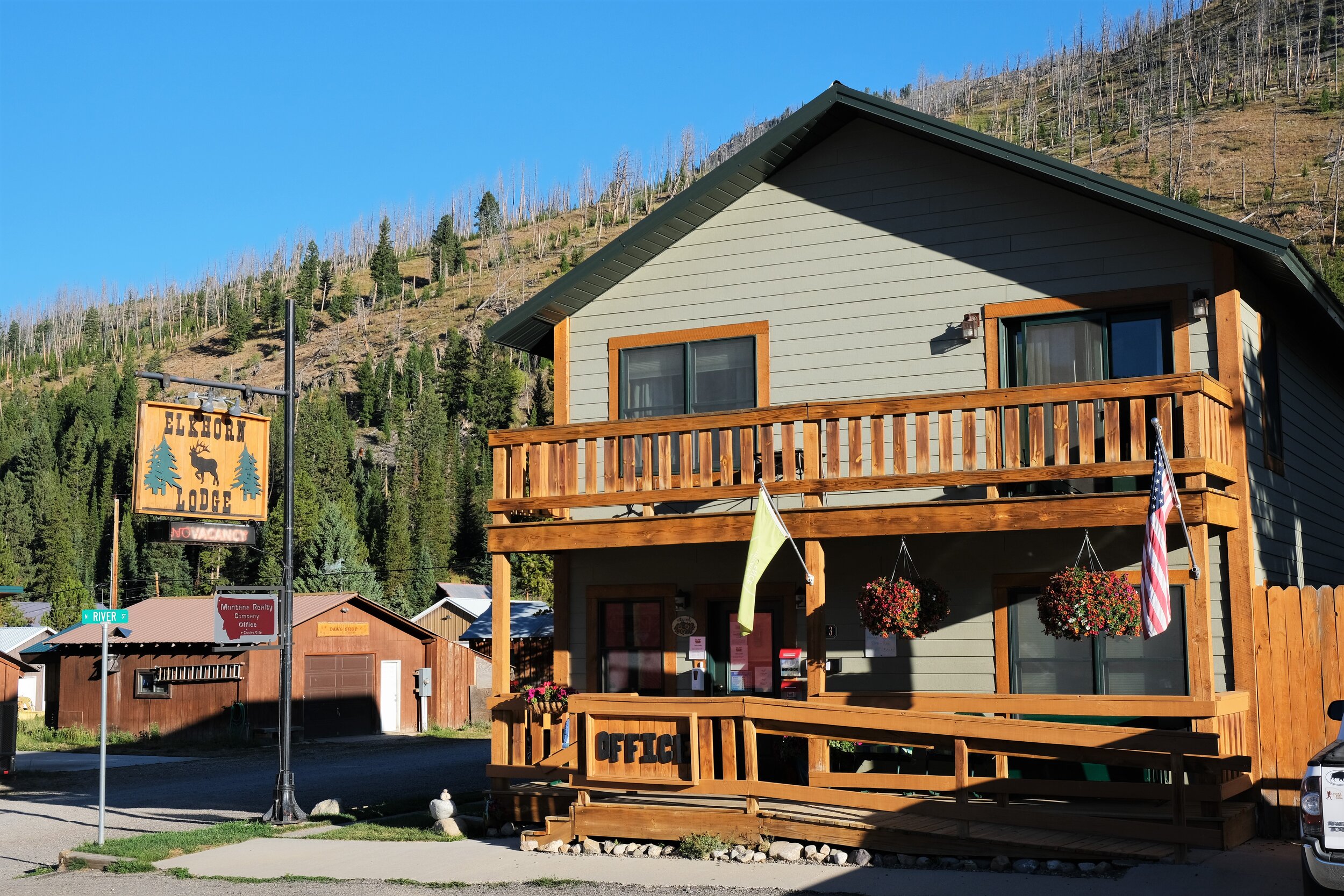 Elk Horn Lodge | Cooke City, Montana